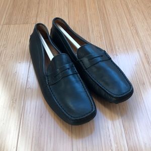 Tod’s black leather driving shoes🚘🚦❤️